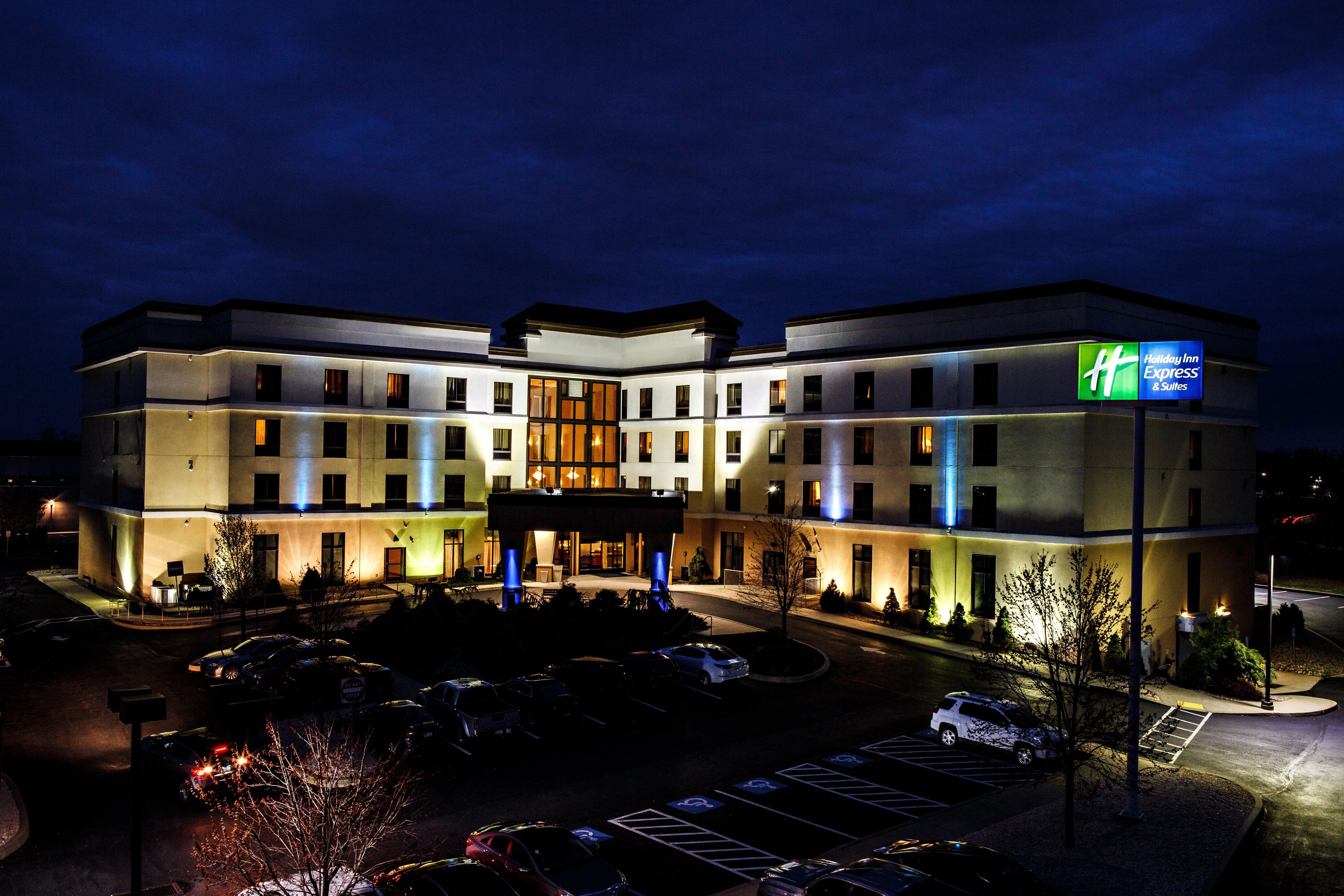 Holiday Inn Express & Suites Harrisburg West Меканіксберґ Екстер'єр фото