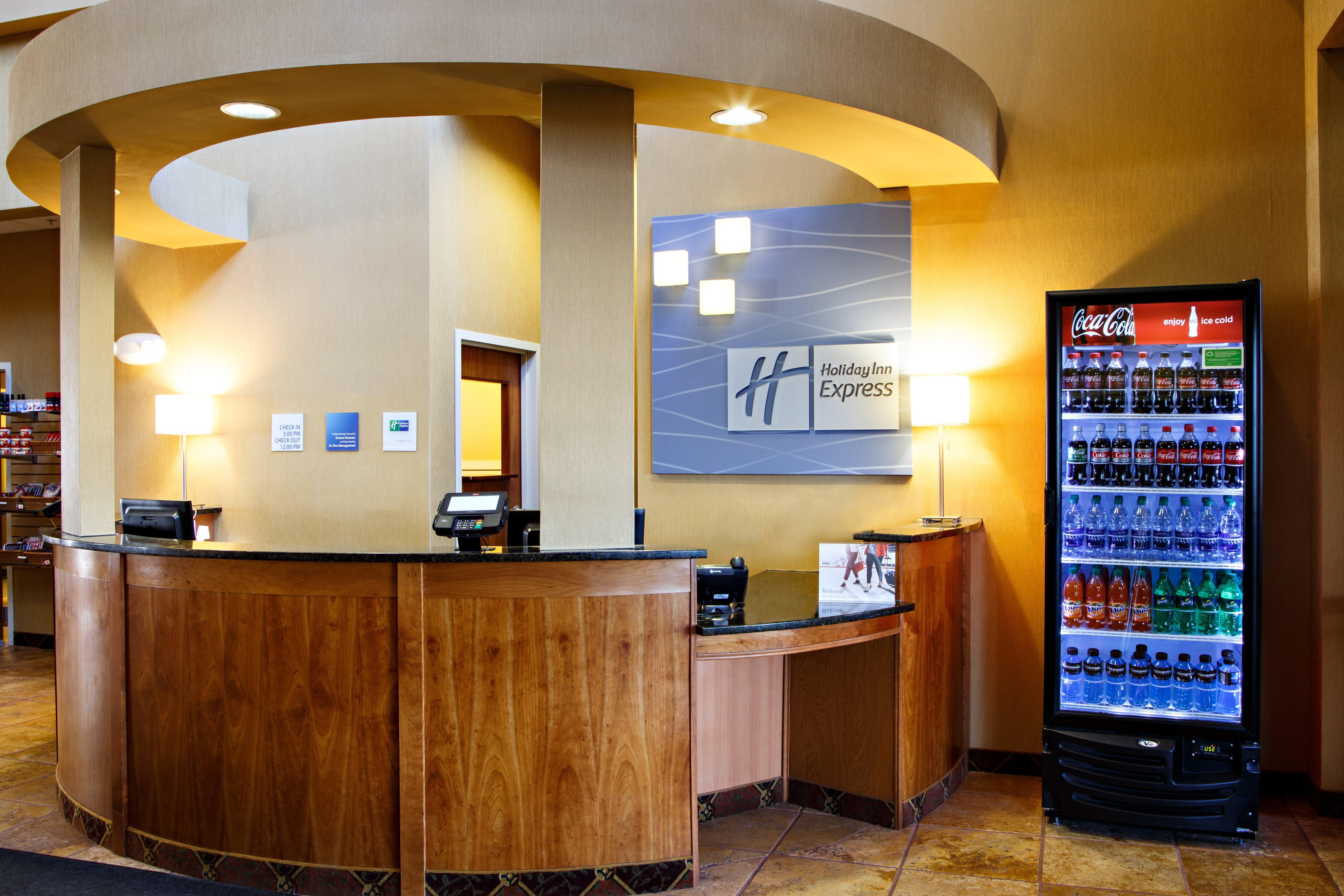 Holiday Inn Express & Suites Harrisburg West Меканіксберґ Екстер'єр фото