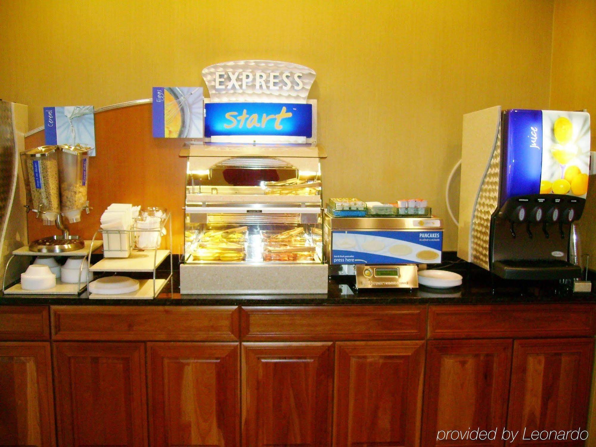 Holiday Inn Express & Suites Harrisburg West Меканіксберґ Екстер'єр фото