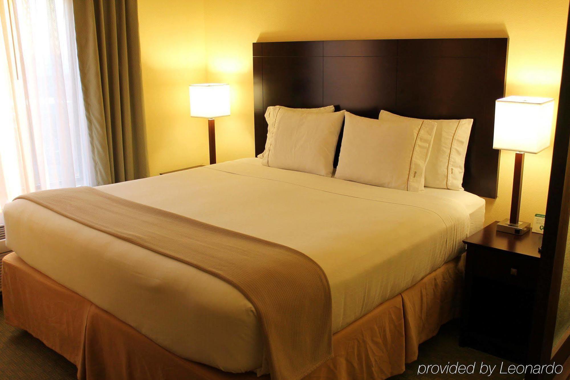 Holiday Inn Express & Suites Harrisburg West Меканіксберґ Екстер'єр фото