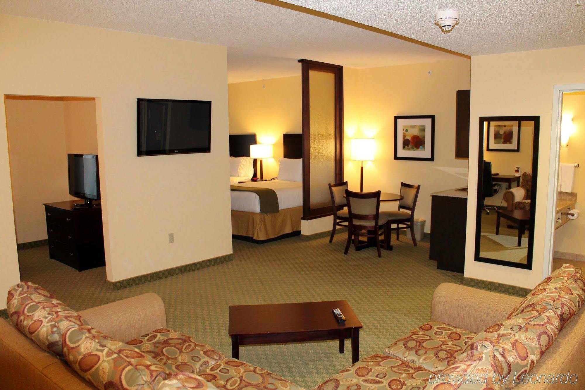 Holiday Inn Express & Suites Harrisburg West Меканіксберґ Екстер'єр фото