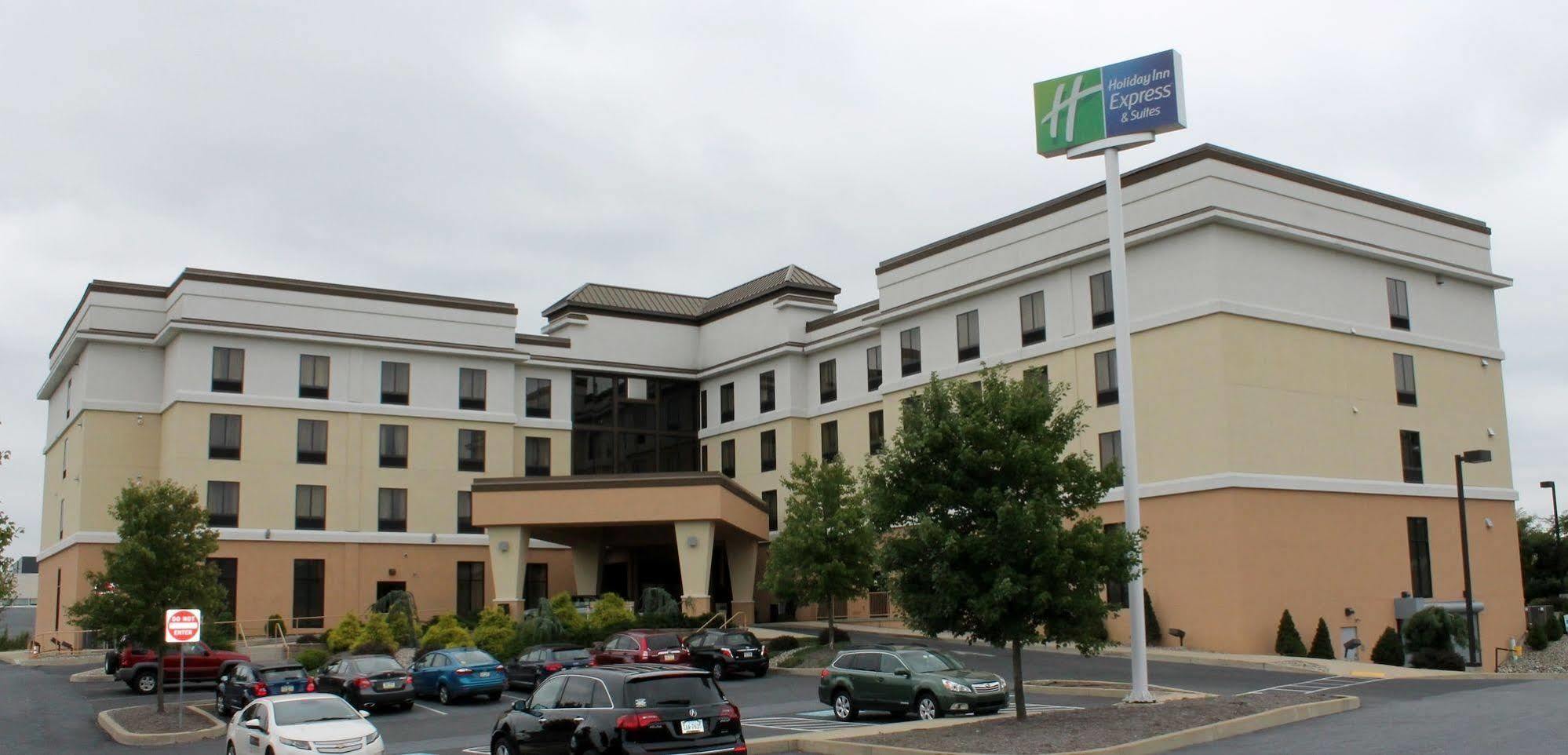 Holiday Inn Express & Suites Harrisburg West Меканіксберґ Екстер'єр фото